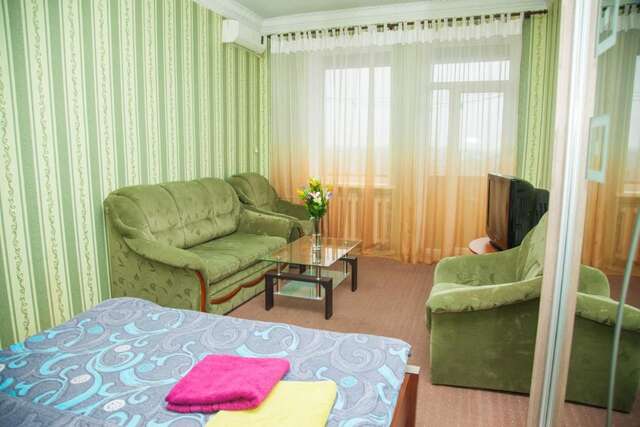 Апартаменты Semi-luxury Apt on Nezalezhnoi Ukrаiny 92 near Intourist Hotel Запорожье-6